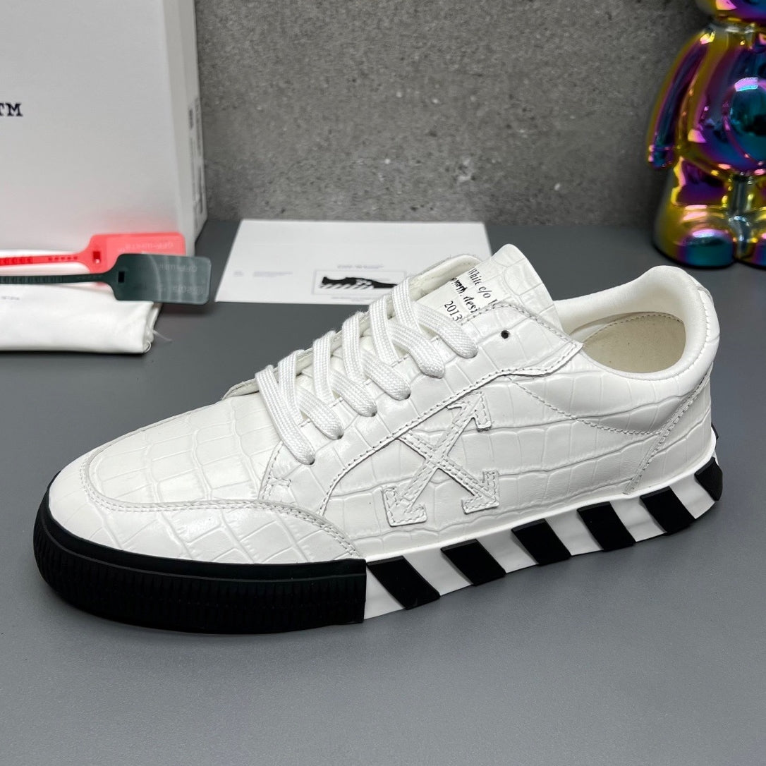 OFF-White Arrow leather sneakers#36