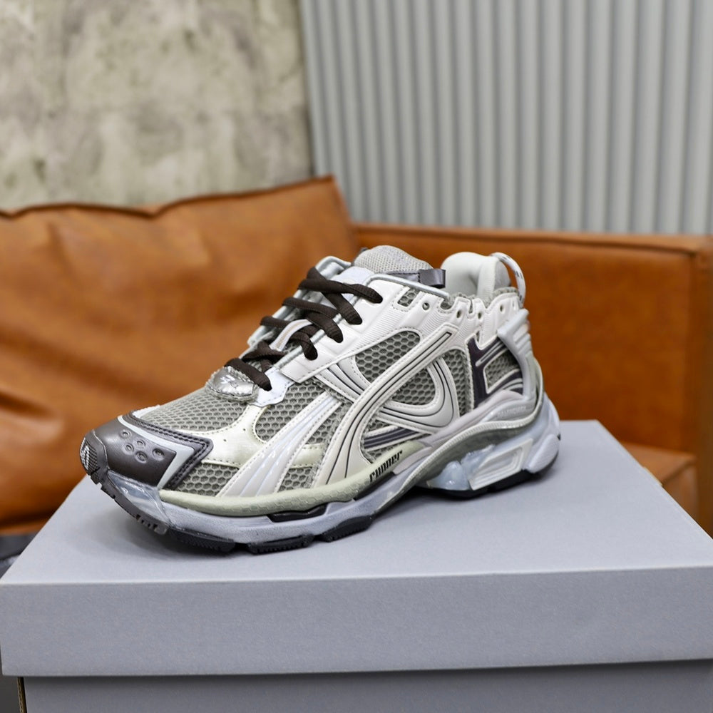 Balenciaga Men's Sneakers - Style 426895