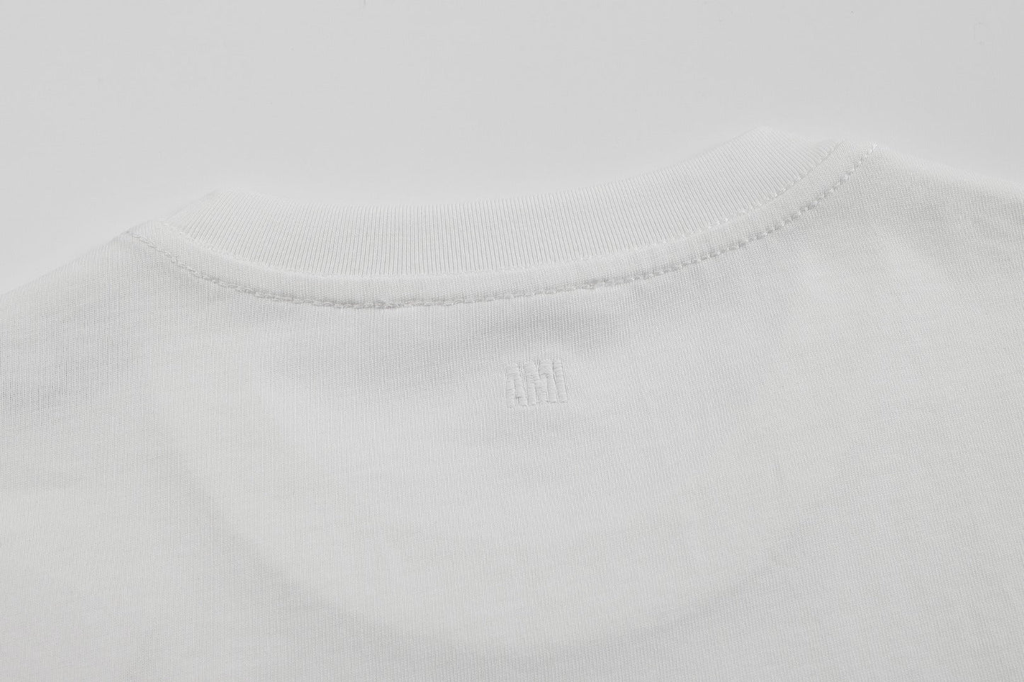 2026 AMI PARIS Unisex  T-shirt