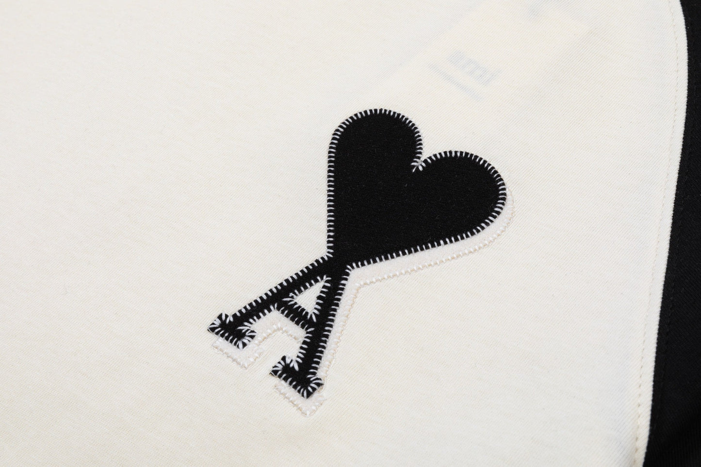 2026 AMI PARIS Unisex  T-shirt