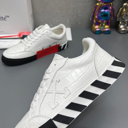 OFF-White Arrow leather sneakers#36