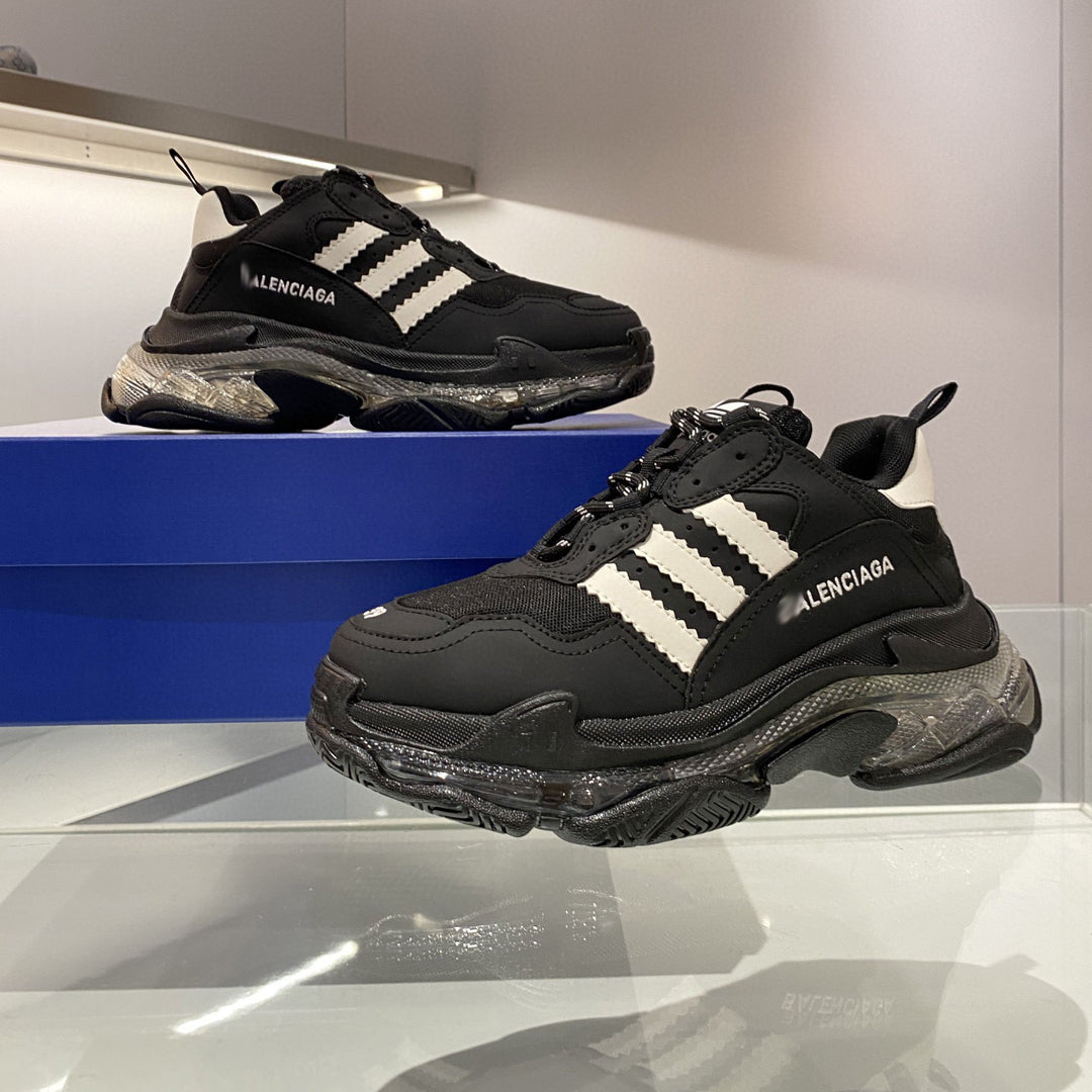 Collaboration Couple's Style Shoe